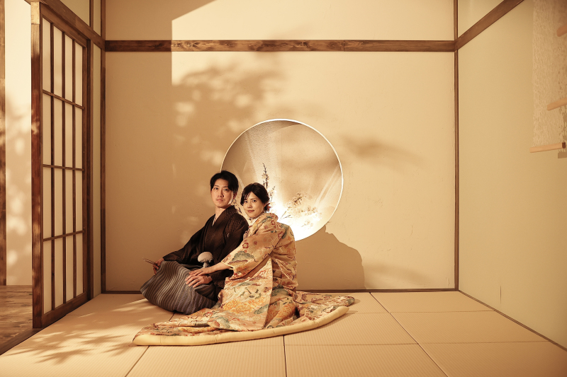 照明を落として