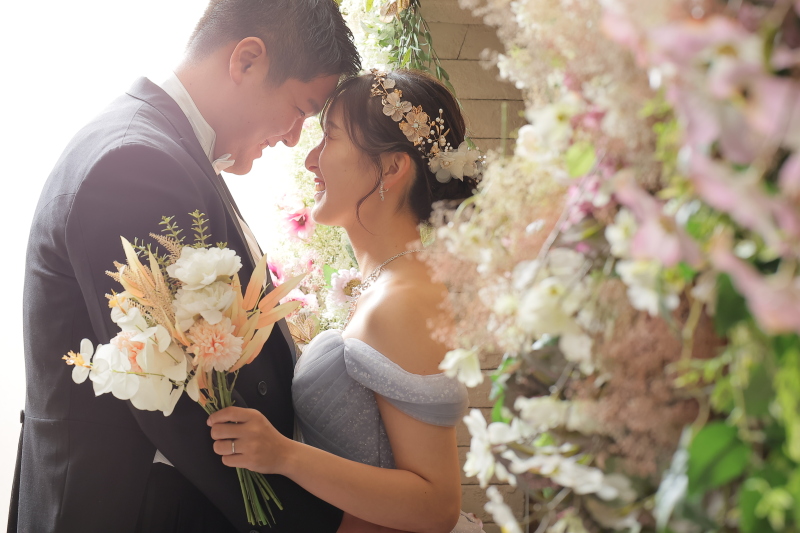 おでこを寄せて