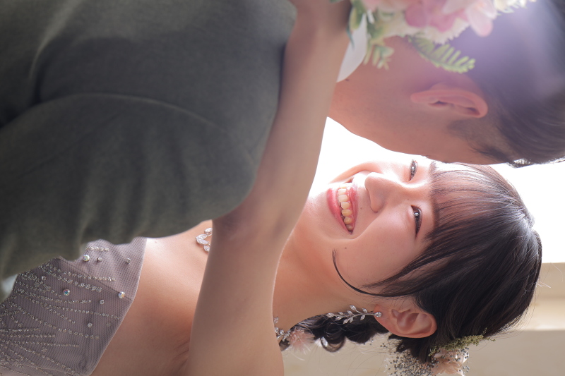 向かい合わせのショット