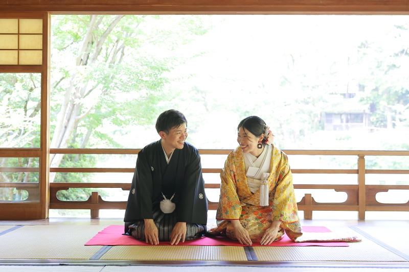 お辞儀ショット