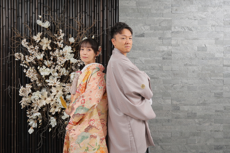 背中合わせのショット