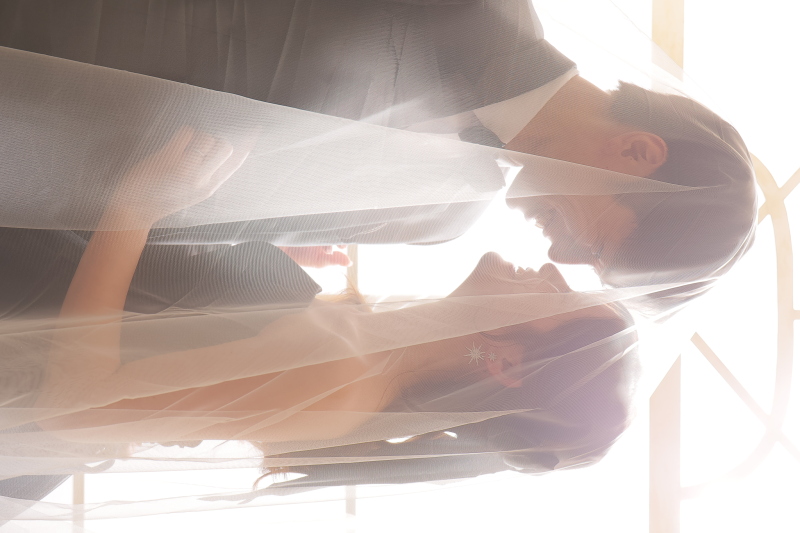 ベールに包まれて