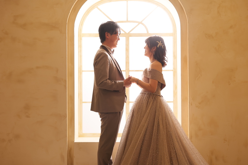 手と手を繋いで