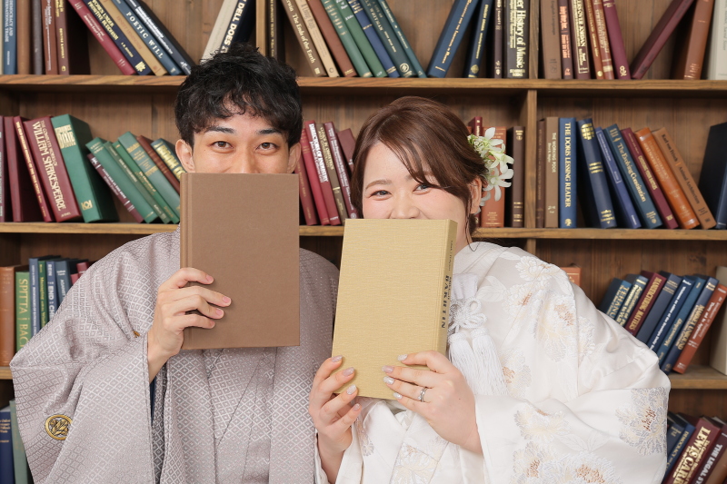 口元隠しショット