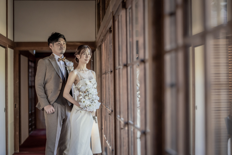 窓の外を見つめるお二人