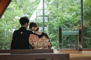 高宮庭園茶寮　二人寄り添って