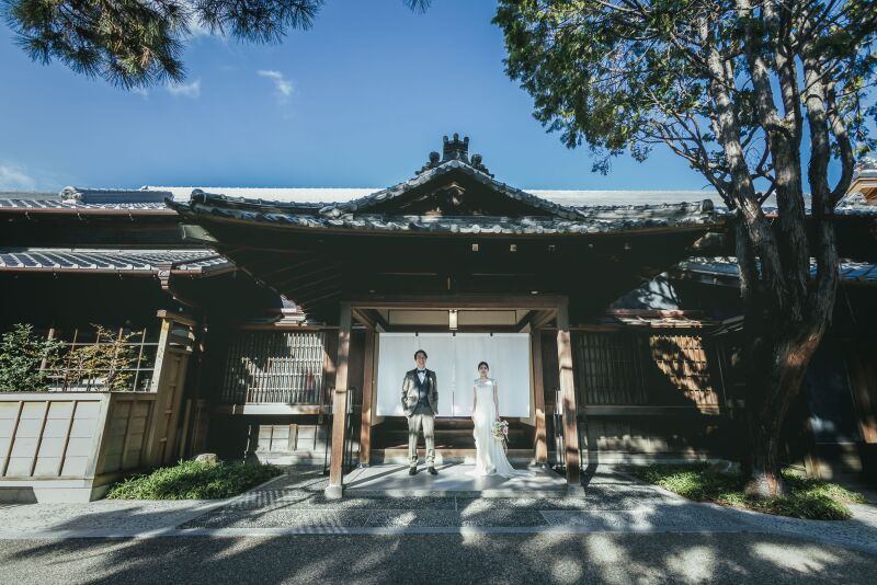 暖簾前での2ショット