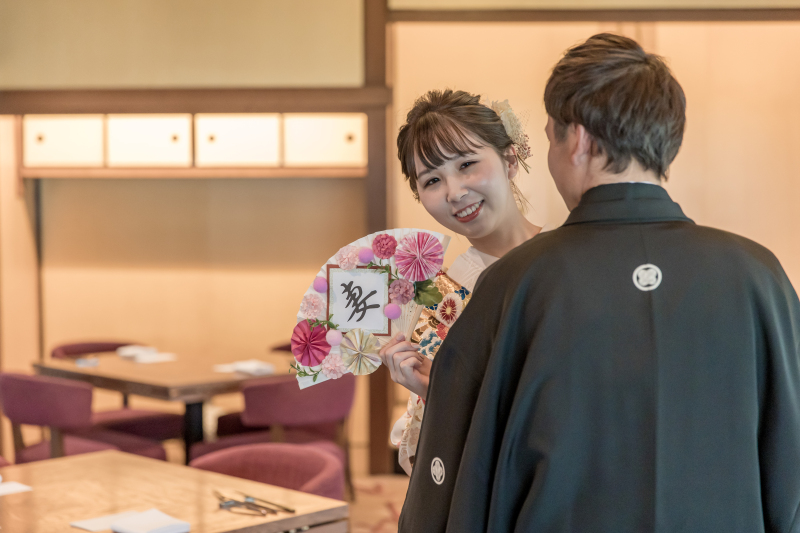 新郎様からひょっこり