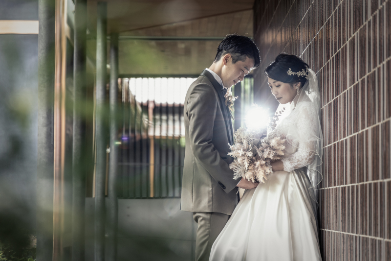 差し込む光でドラマティックに