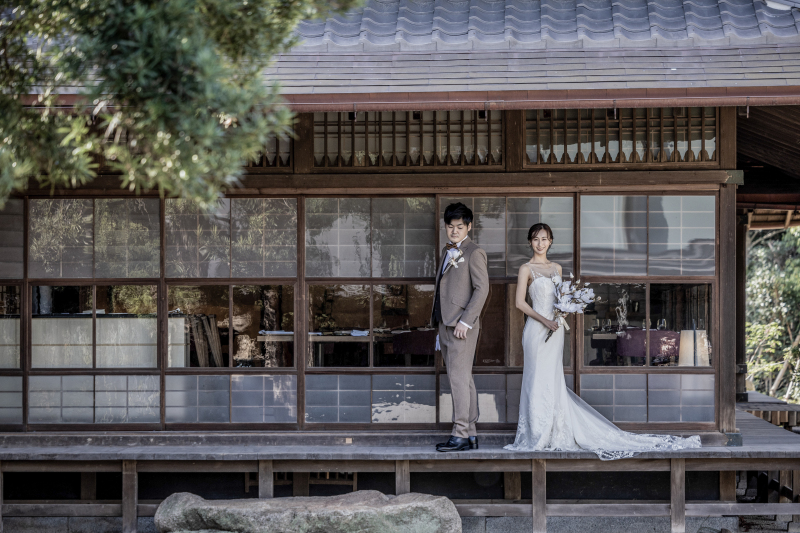 旧高宮貝島家住宅を背景に