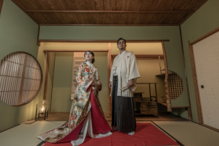 高宮庭園茶寮　華やかな衣装を映えさせて