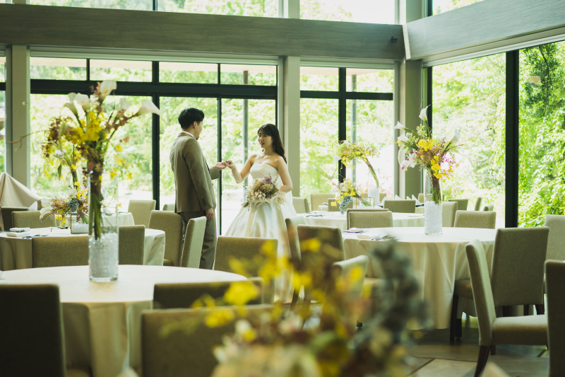 実際の婚礼会場だからこそ叶う披露宴会場での撮影