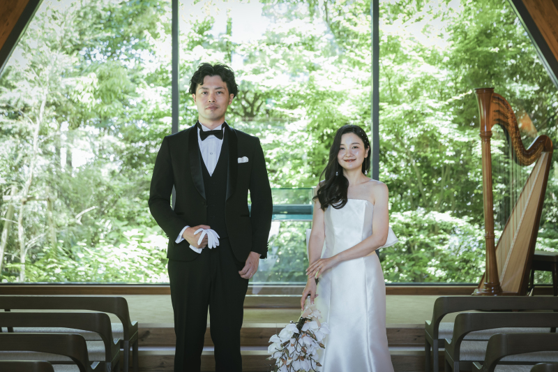 季節で色づく庭園も感じられる空間