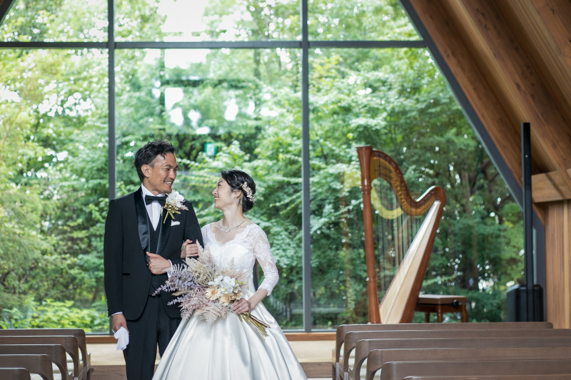 緑と光のコントラストが美しいチャペルスタジオ