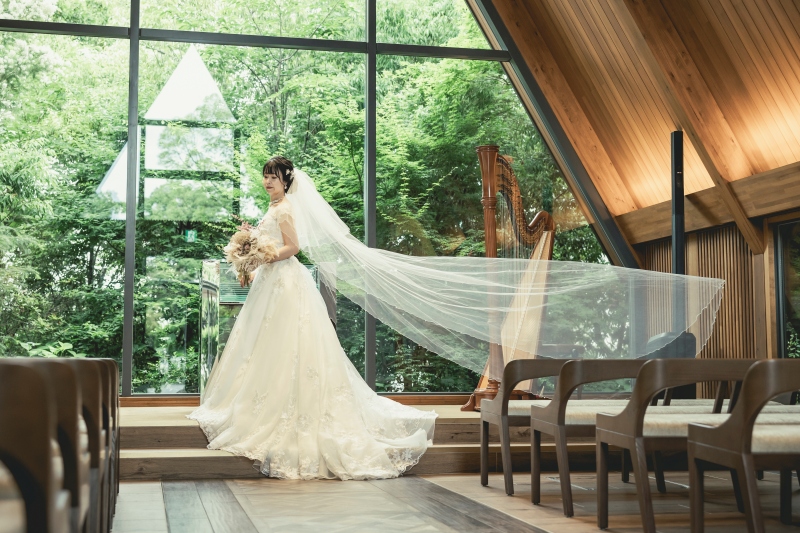 どんなロケーションでも絵になる、ラインと繊細な素材