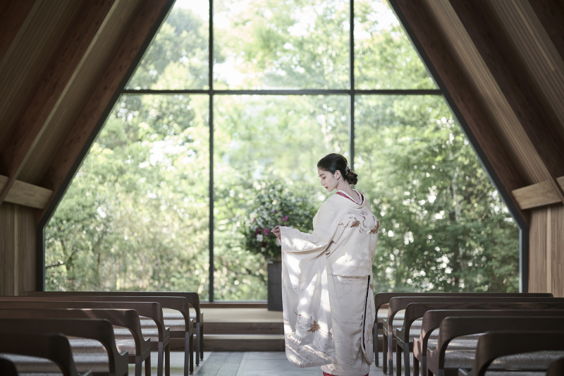 緑と光のコントラストが美しいチャペルスタジオ