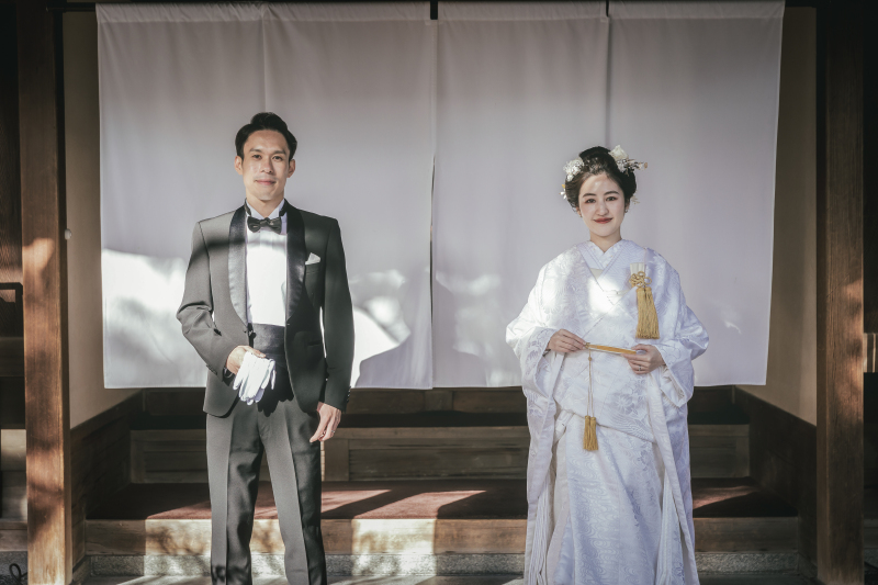 まるで大正時代のような和モダンなお写真撮影が可能!新郎様タキシード/新婦様和装で撮影する和モダンプラン