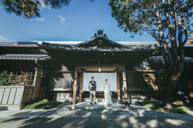 【洋装】大広間Course 100年の歴史を有する旧高宮貝島家住宅の和モダンな大広間で撮影するスタンダードプラン