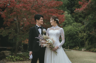 【洋装】秋限定！11月中旬∼12月中旬　「旧高宮貝島家住宅」と紅葉の美しい中庭で撮影する紅葉プラン