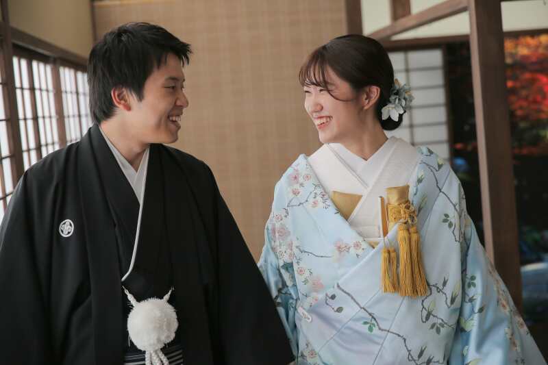 今回はこちらの新郎新婦様!