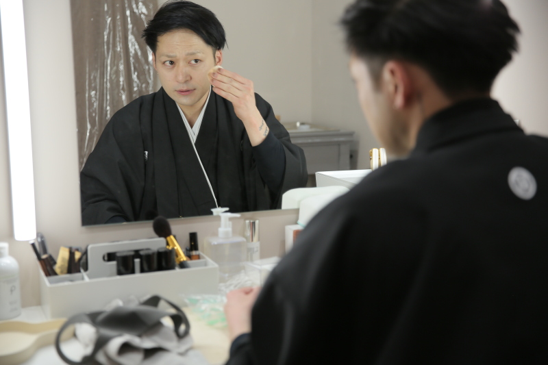 お支度中の一コマを。