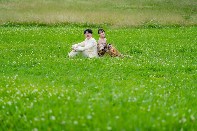 座ったショットも