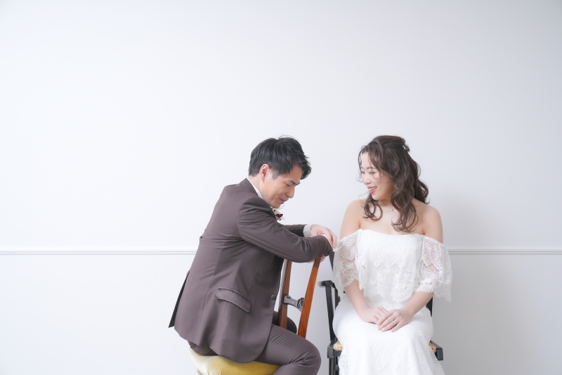 白い壁を使ってシンプルに