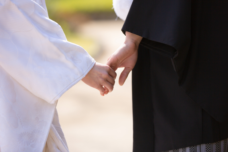 ナチュラルに手を繋いでみたり。