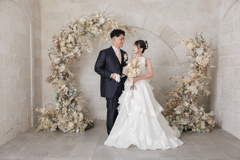 ドライフラワーに囲まれたチャペルスタジオ