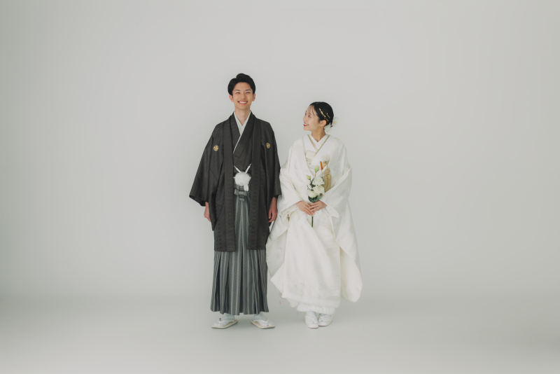 持ち込みのお花を持って