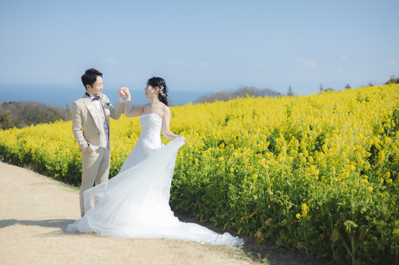 ドレスを揺らしながら