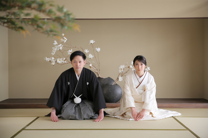 屋内邸で正座ショットを。