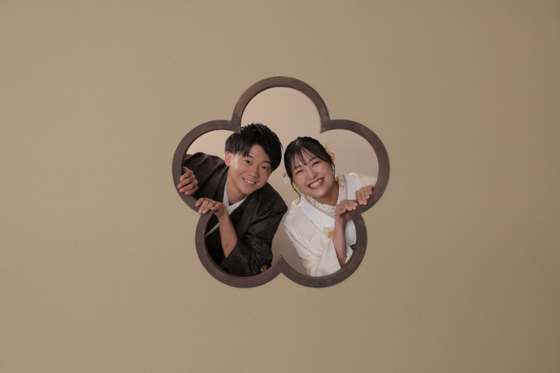 窓からひょっこり