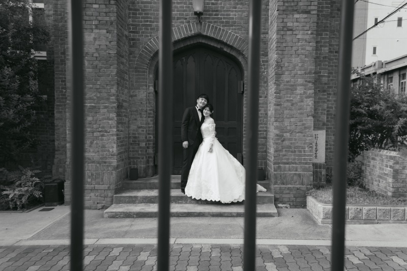 最後もモノクロで