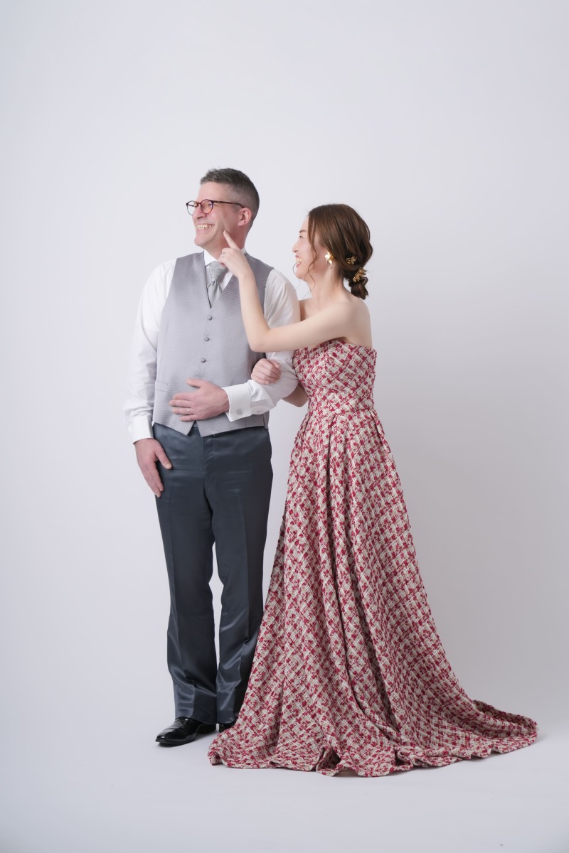 ほっぺたにツン