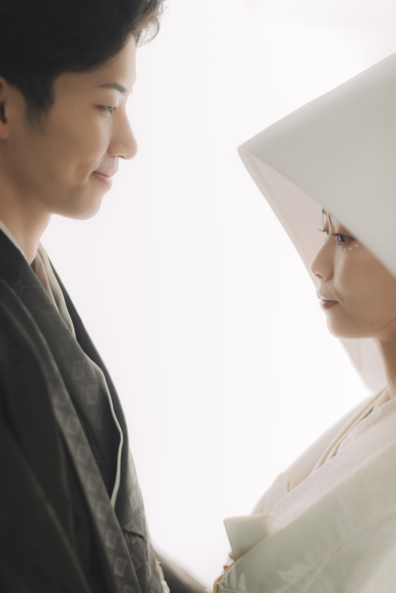 綿帽子をつけて