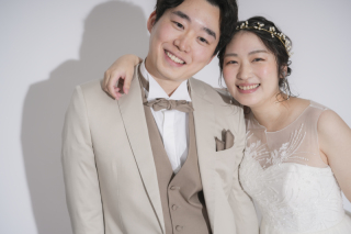 シンプルなスタジオで！