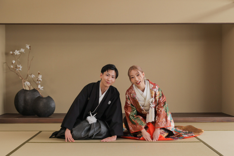 正座で寄り添うお二人♡