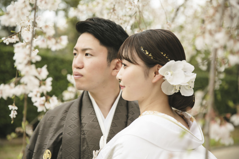 目線を外したショットも