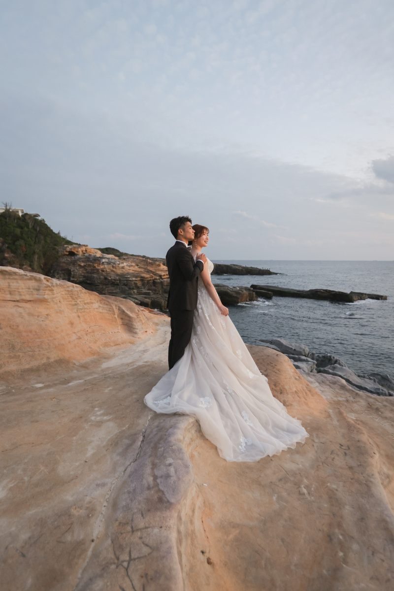 綺麗なトレーンが見える後ろ姿のカットで終了です☆