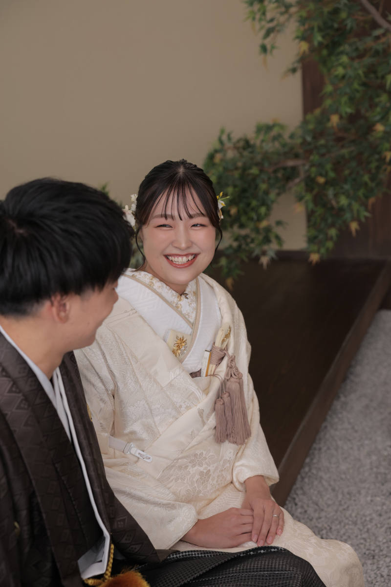 縁側に座りながら