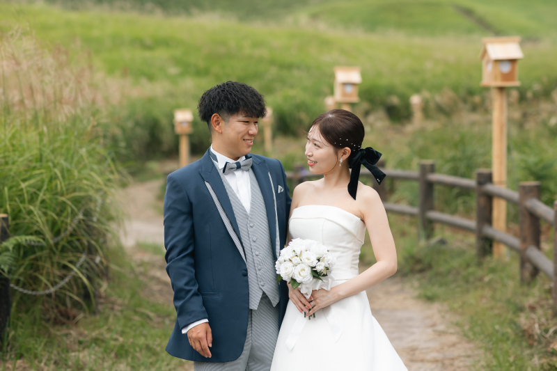 並んで歩くシーン