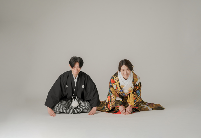 正座ショットも!