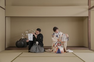 和装にピッタリ！庭園風スタジオ