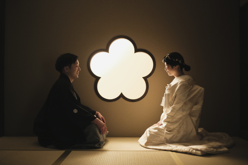 屋内庭園に猪目窓も完備してます