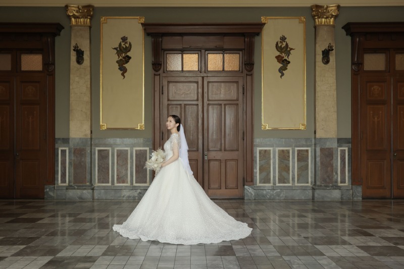 【中央公会堂ロケーション】全データ200カット◆スタイルアップ＆美肌補正付き！