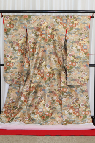 松に秋草苦紋様