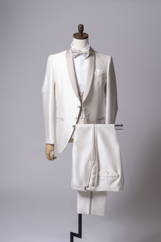 ローランド　オフホワイト