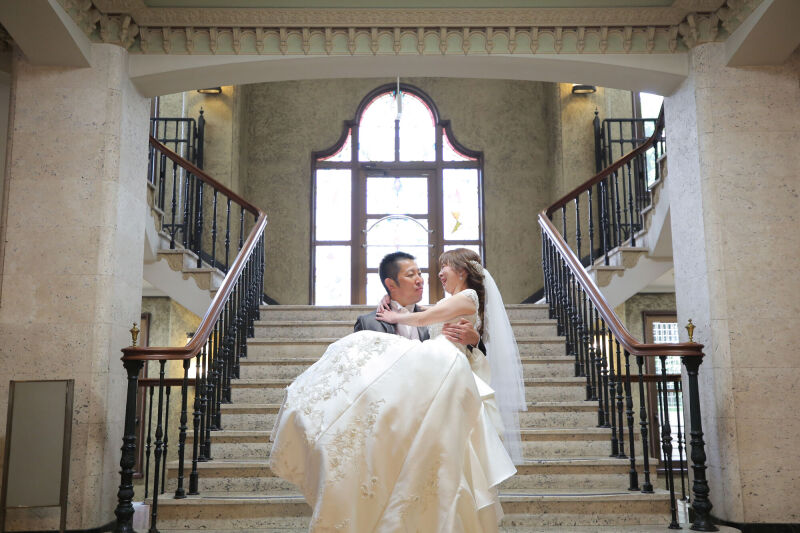 ロマンチックなお姫様抱っこポーズも♡