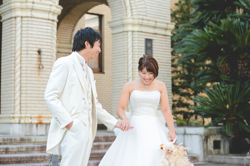 さりげないエスコート姿を